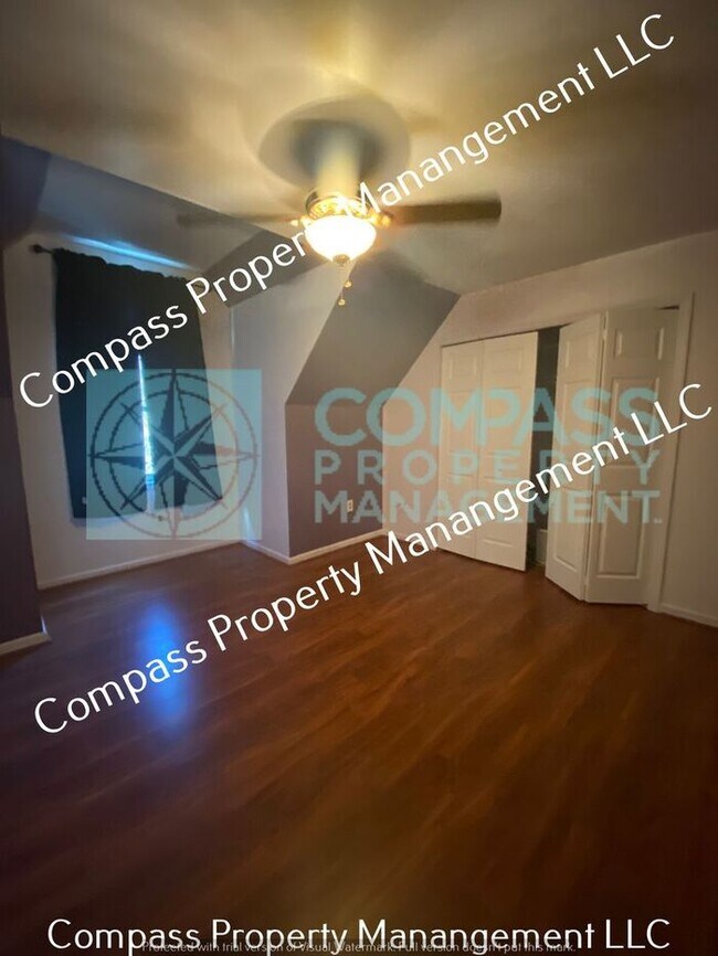 Building Photo - $1595 - 2 Bedroom, 1.5 Bath Row Home - Lan...
