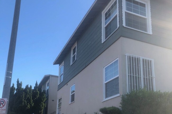Building Photo - 2307 S Halm Ave