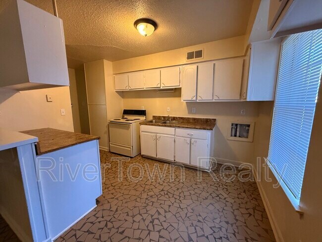 Foto del edificio - 5176 Sea Shore Rd