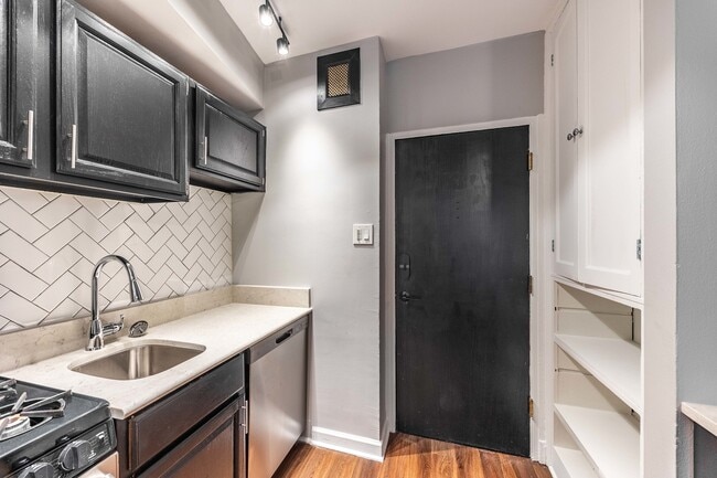 Foto del edificio - 1140 N La Salle Dr