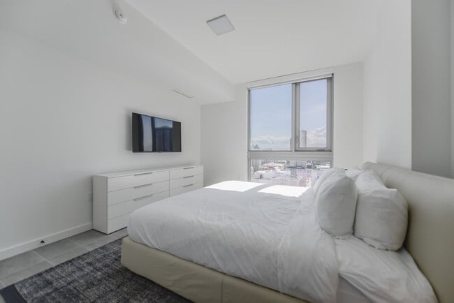 Building Photo - 227 NE 2nd St