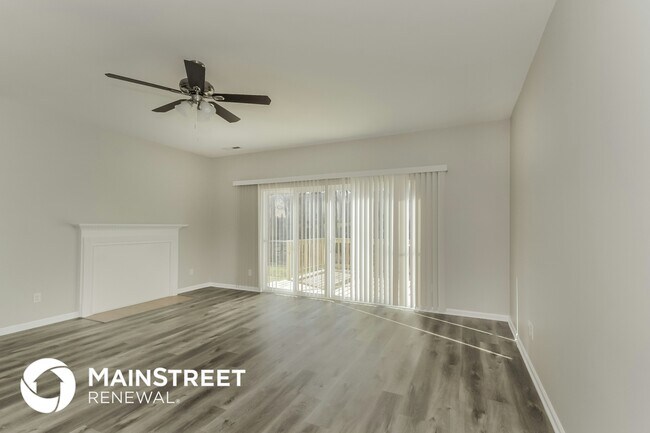 Foto del edificio - 9931 Seven Oaks Dr