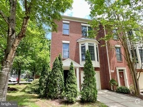 Building Photo - 4057 Heatherstone Ct