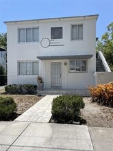 Building Photo - 502 NE 70th St