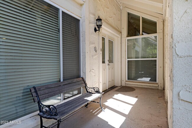 Building Photo - 7118 E Buena Terra Way