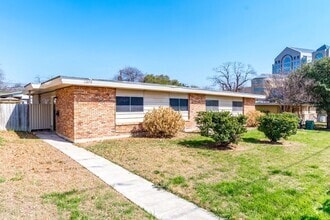 Building Photo - 1375 Oblate Dr