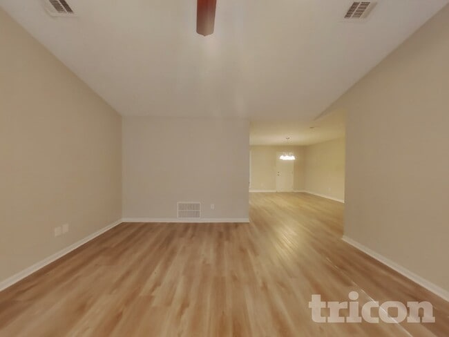 Foto del edificio - 114 Scarborough Ct