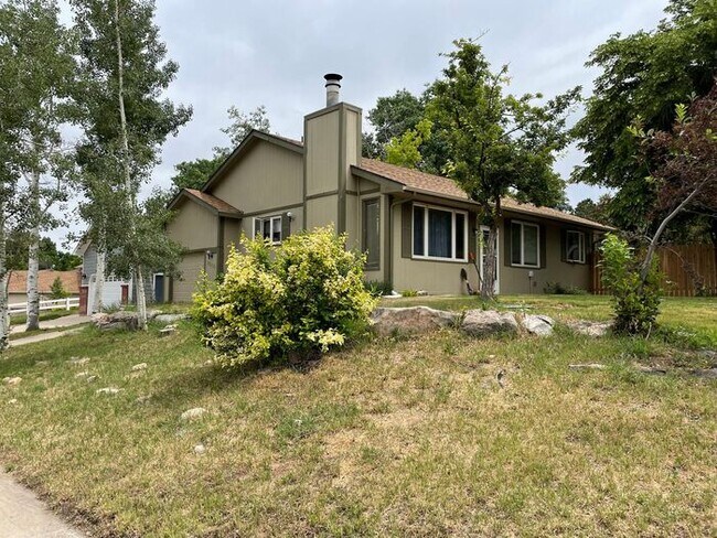 Building Photo - Great 3 Bed 2 Bath House in West Fort Coll...
