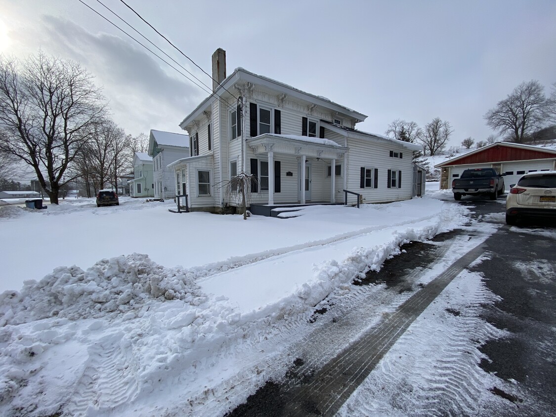 Primary Photo - 2325 Beaver Creek Rd
