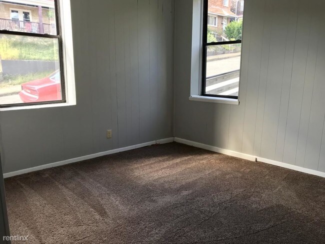 Foto del edificio - 7634 Roslyn St