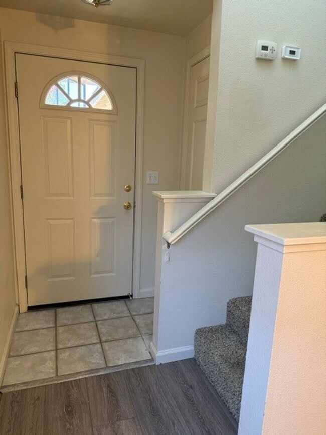 Foto del edificio - Two Bedroom Two Bath Townhome move in ready!