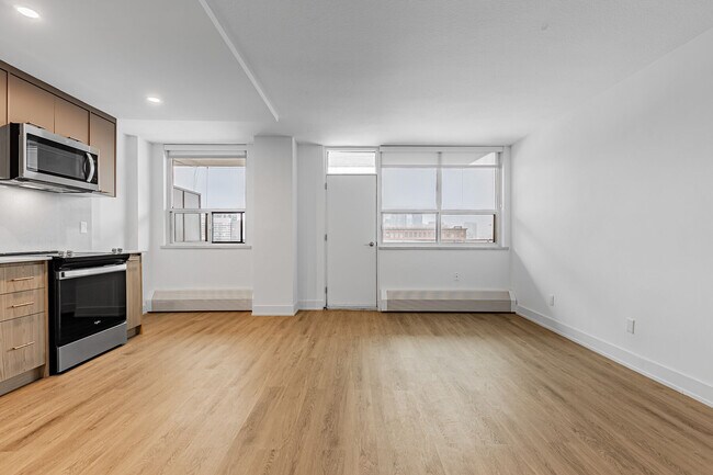 Photo du bâtiment - 135 Tyndall Ave