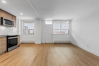 Building Photo - 135 Tyndall Ave