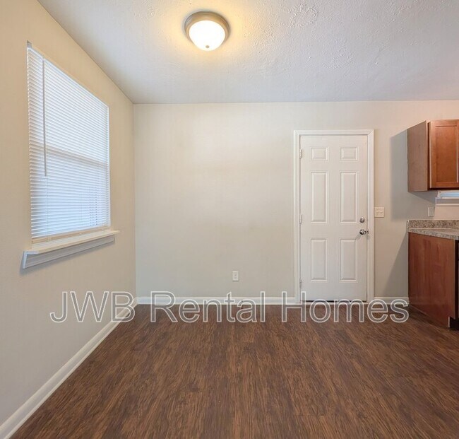 Foto del edificio - 543 E 55th St