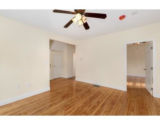 Foto del edificio - 329 N Franklin St
