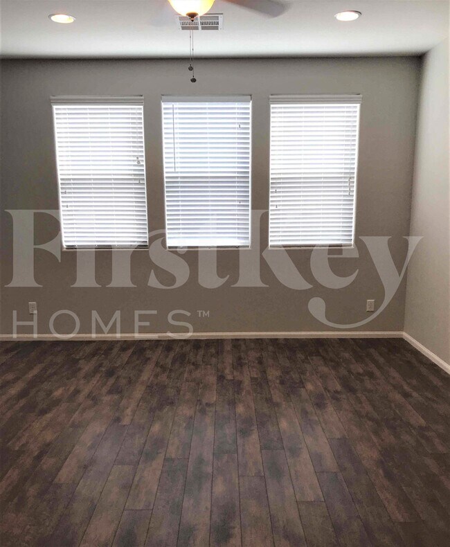 Foto del edificio - 9809 Dryden Ct