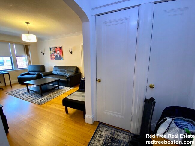 Foto del edificio - 137 Englewood Ave