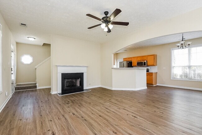 Foto del edificio - 3057 Heatherbrook Trce