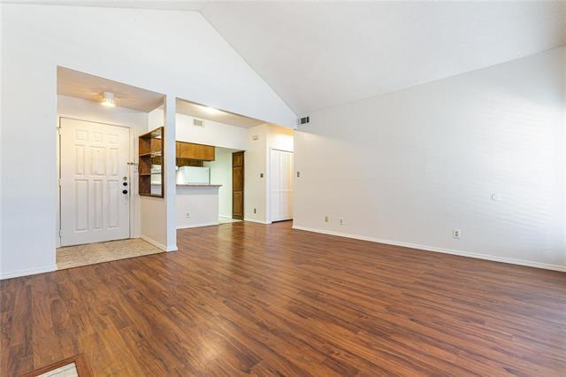 Foto del edificio - 3110 Devonshire Dr