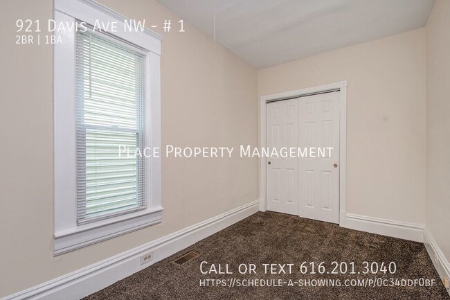 Foto del edificio - 921 Davis NW Apt 1 - Cozy Two Bedroom with...