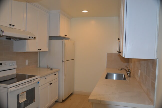 Building Photo - 84 Kim Louise Dr