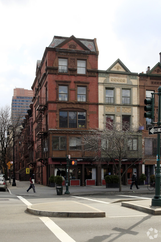 Building Photo - 196 Lenox Ave