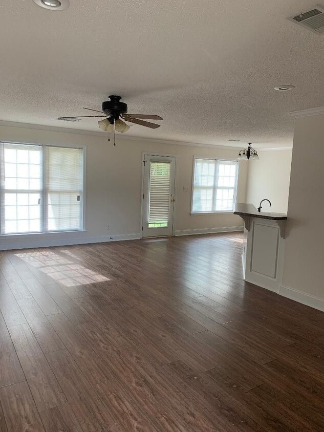 Foto principal - 123 Birchleaf Ln