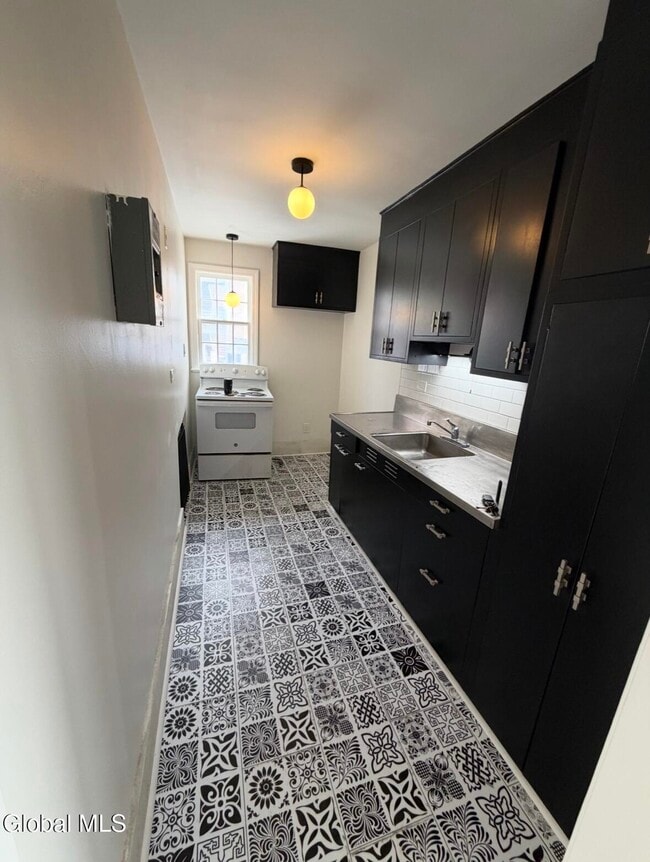 Building Photo - 612 Union St