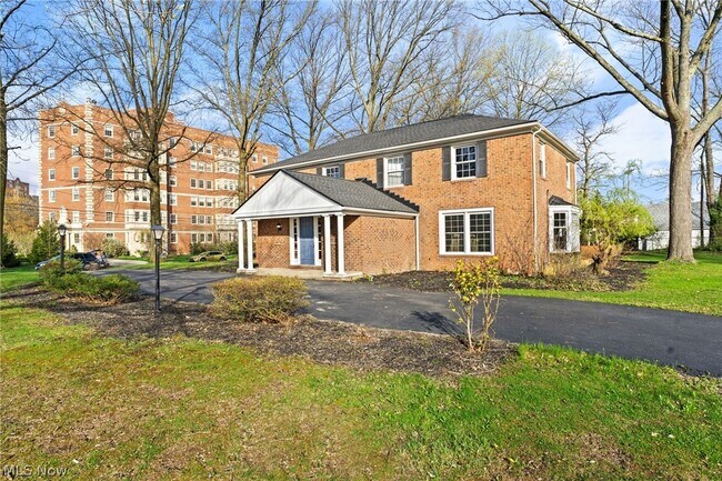Foto del edificio - 14001 Shaker Blvd