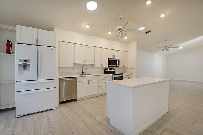 Foto del edificio - 7818 Stirling Bridge Blvd S