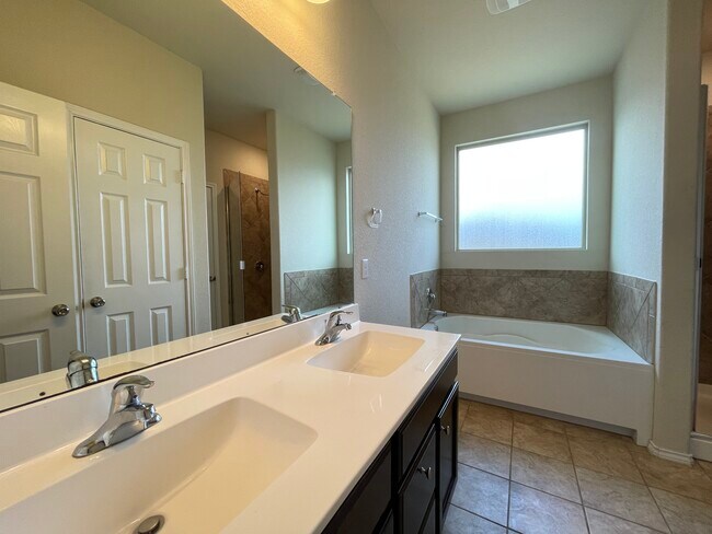 Building Photo - 11133 Gainer Dr