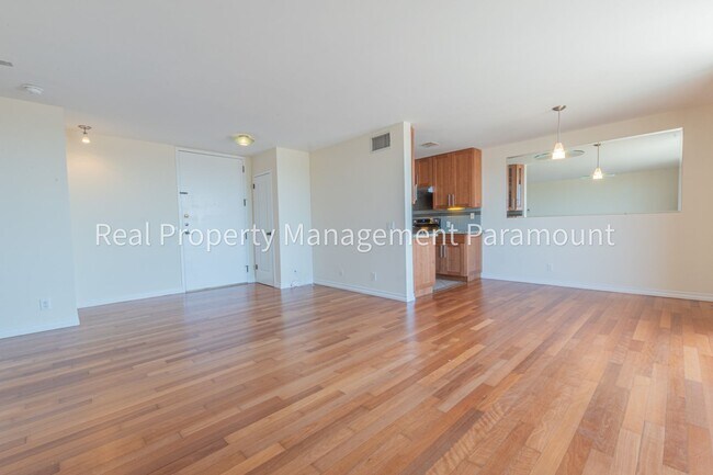 Foto del edificio - Beautiful One Bedroom Apartment in Los Ang...