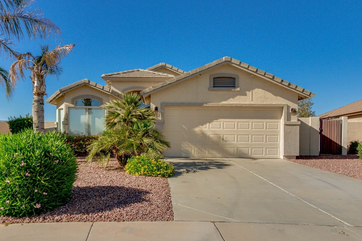 New Listing in Peoria - New Listing in Peoria
