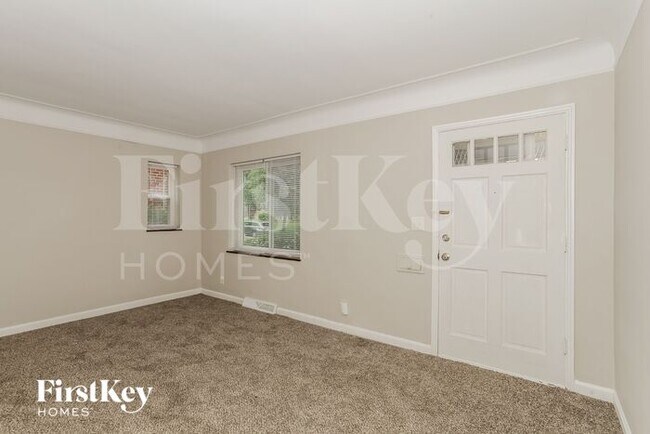 Foto del edificio - 6127 Hempwood Ave