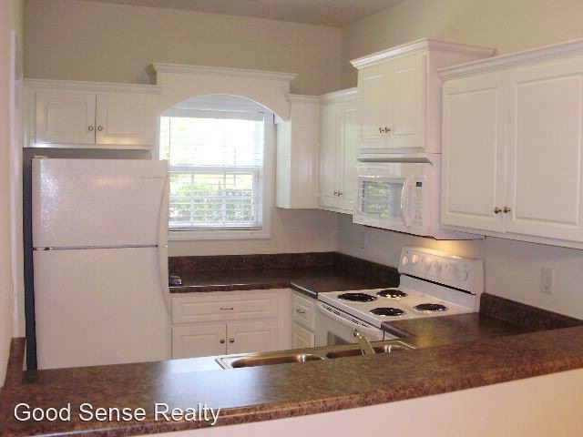 Building Photo - 2 br, 2.5 bath House - 338 Bay Street