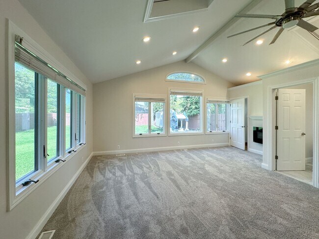 Building Photo - Stylish Grosse Pointe Woods Ranch with EV ...
