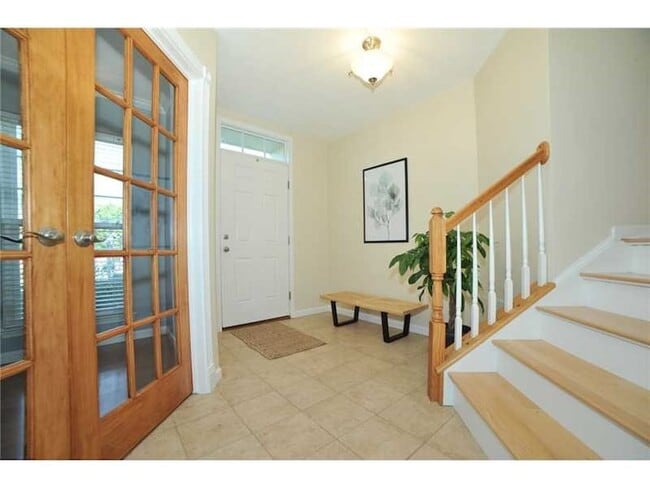 Building Photo - 704 Park Plaza E