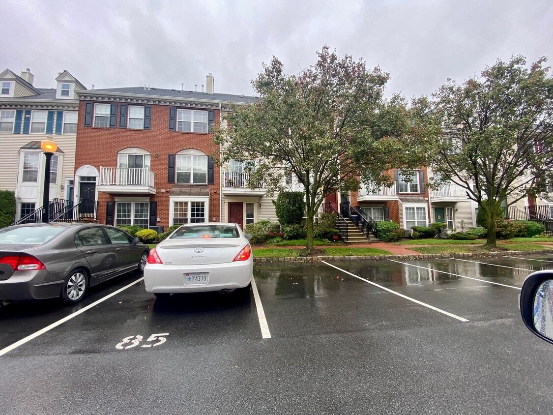 39 Cypress St, Jersey City, NJ 07305 Condo for Rent in Jersey City