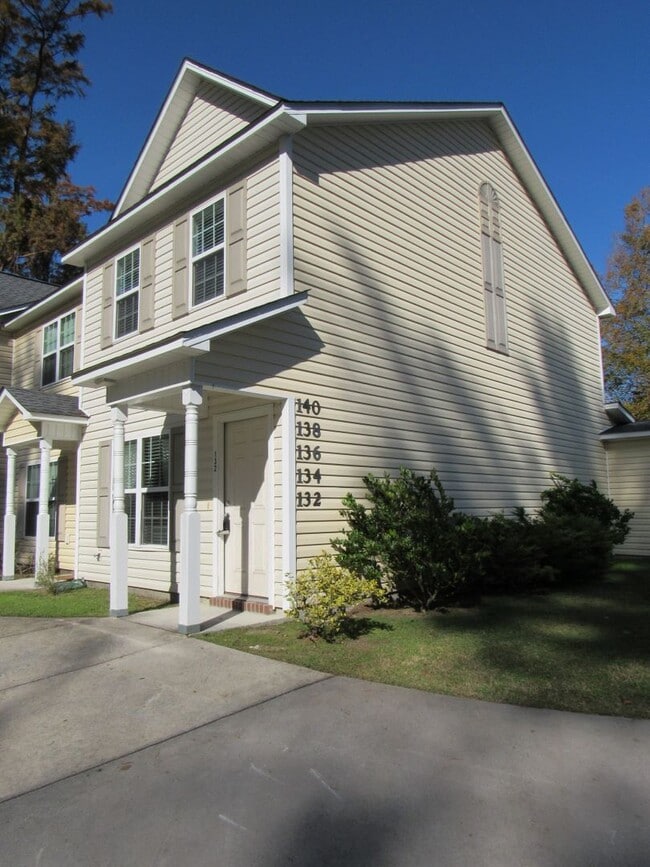 Building Photo - Welcome to Greenford Place!