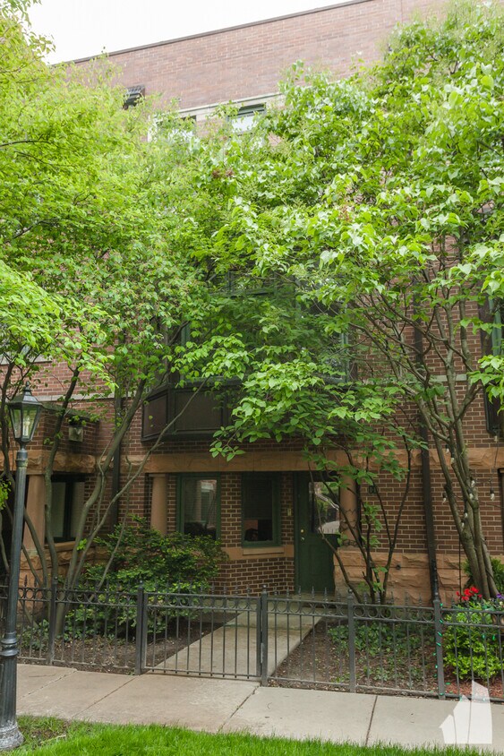 1351 W Altgeld St Unit 1i, Chicago, IL 60614 Condo for Rent in