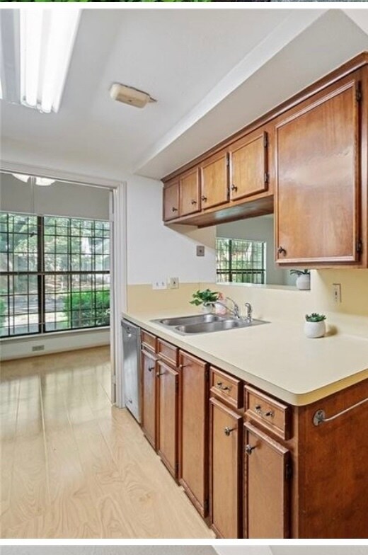 Foto principal - 6723 Belmont St