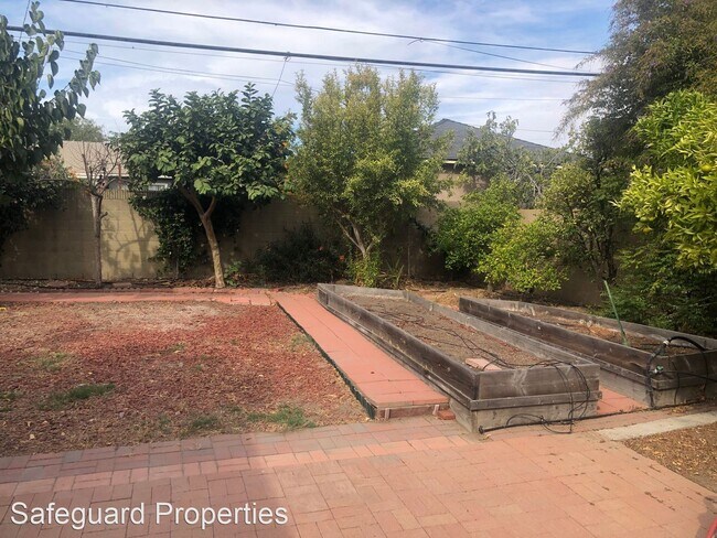Foto del edificio - 3 br, 2 bath House - 1817 N. Britton Dr.