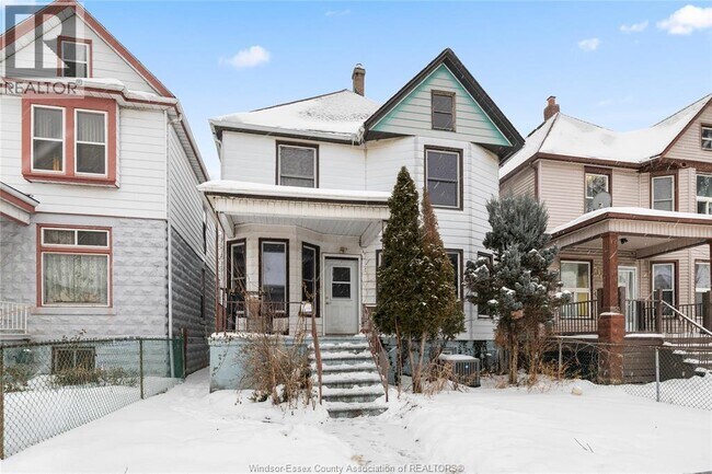 Photo du bâtiment - 722 Dougall Ave