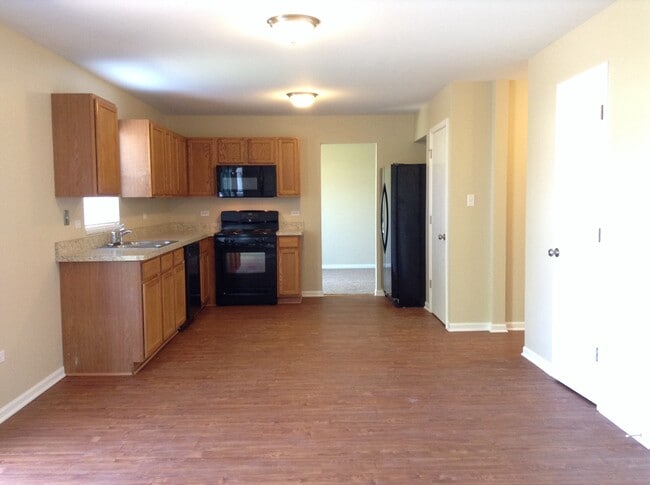 Building Photo - 5301 Sunmeadow Dr