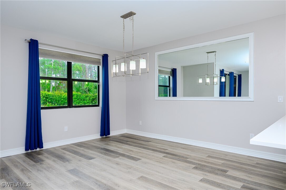 Foto principal - 7320 Rockefeller Dr