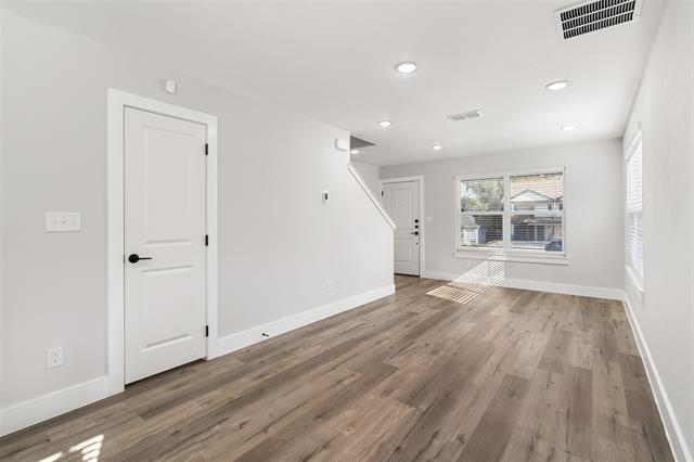 Building Photo - 226 W Bond St