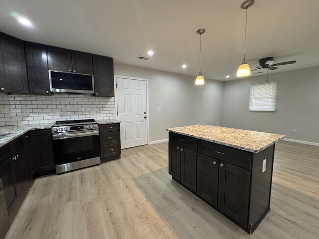 Foto del edificio - Recently Renovated Home Near Downtown Gillsville