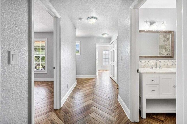 Foto del edificio - 350 SW 8th St