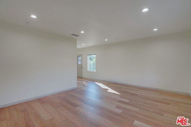 Foto del edificio - 4725 Sawtelle Blvd