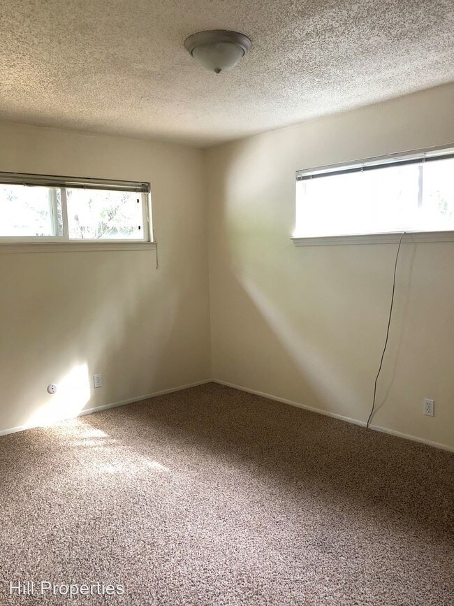 Building Photo - 2 br, 1 bath Room For Rent - 349 Oak Street